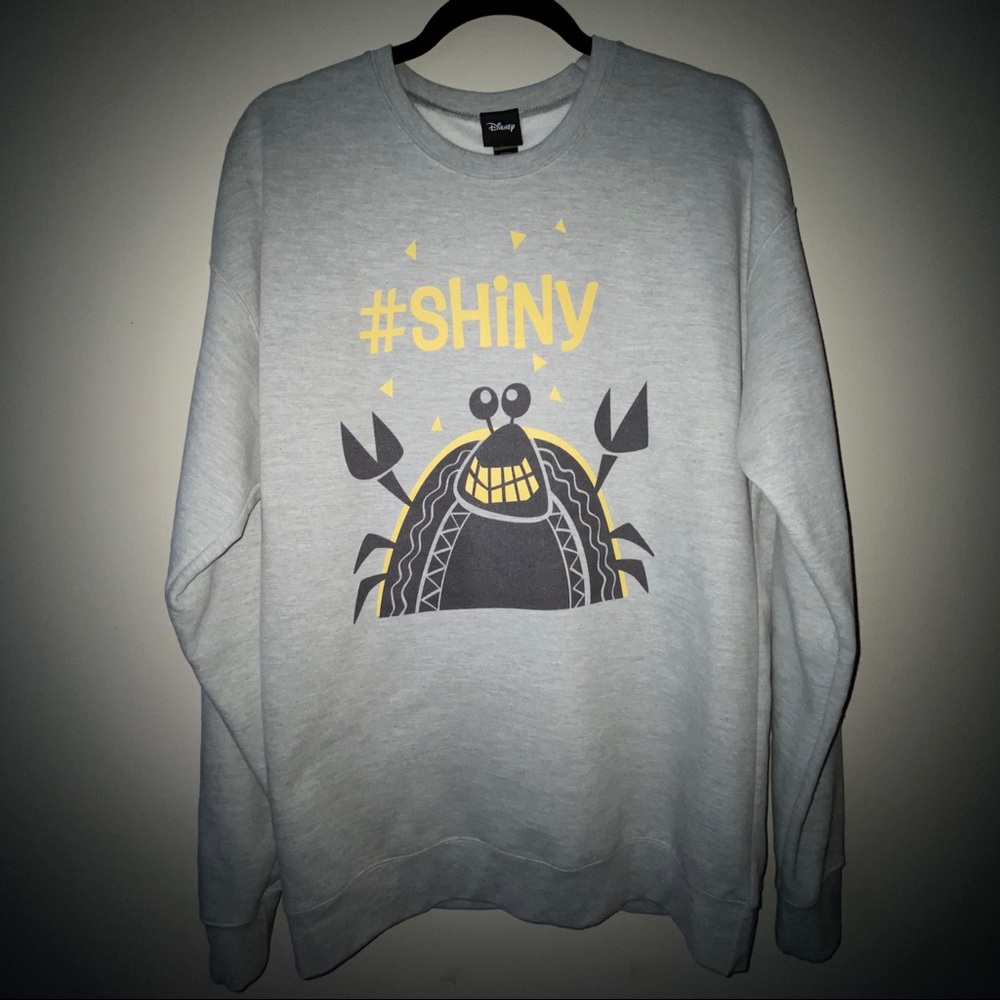 Disney Young Men’s/Ladies Medium Crewneck Sweater